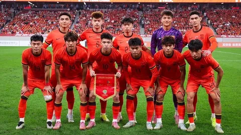 揭秘申花大战大连四大焦点争议：特谢拉涉嫌辱骂逃逸，吴曦遭猛烈冲撞点球判罚引热议